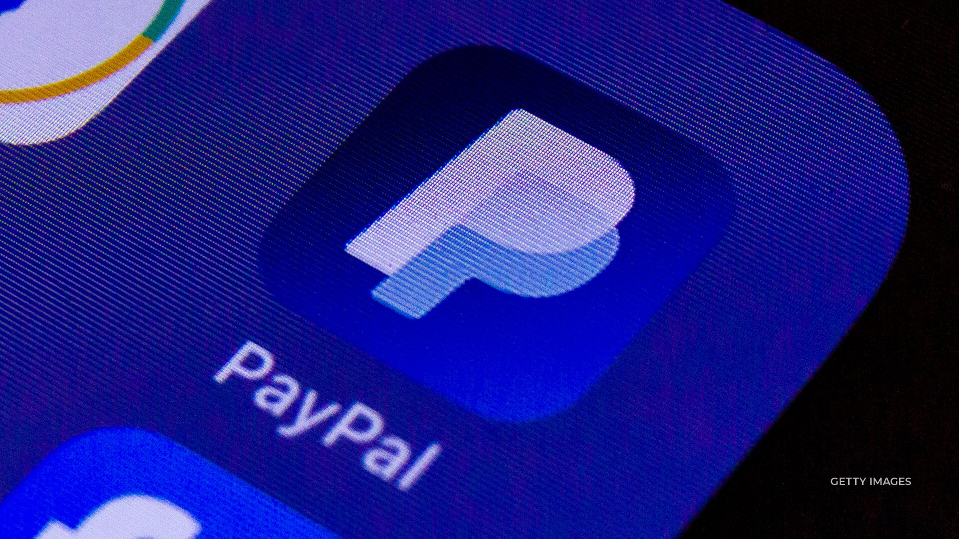 Payment service PayPal has cleared up confusion over reported plans to subject users to a ,500 fine for misinformation.