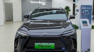 Toyota unveiled technologies meant to extend the driving range of its electric vehicles, as well as make them more affordable.