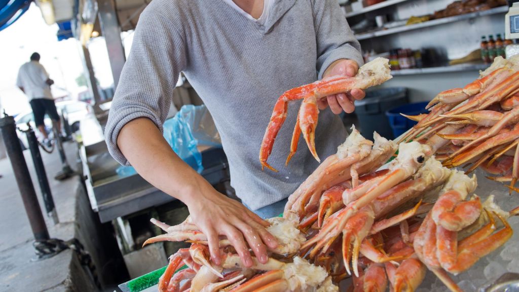 Between 2018 and 2021, a mass starvation event among Bering Sea snow crabs was caused by marine heatwaves resulting from climate change.