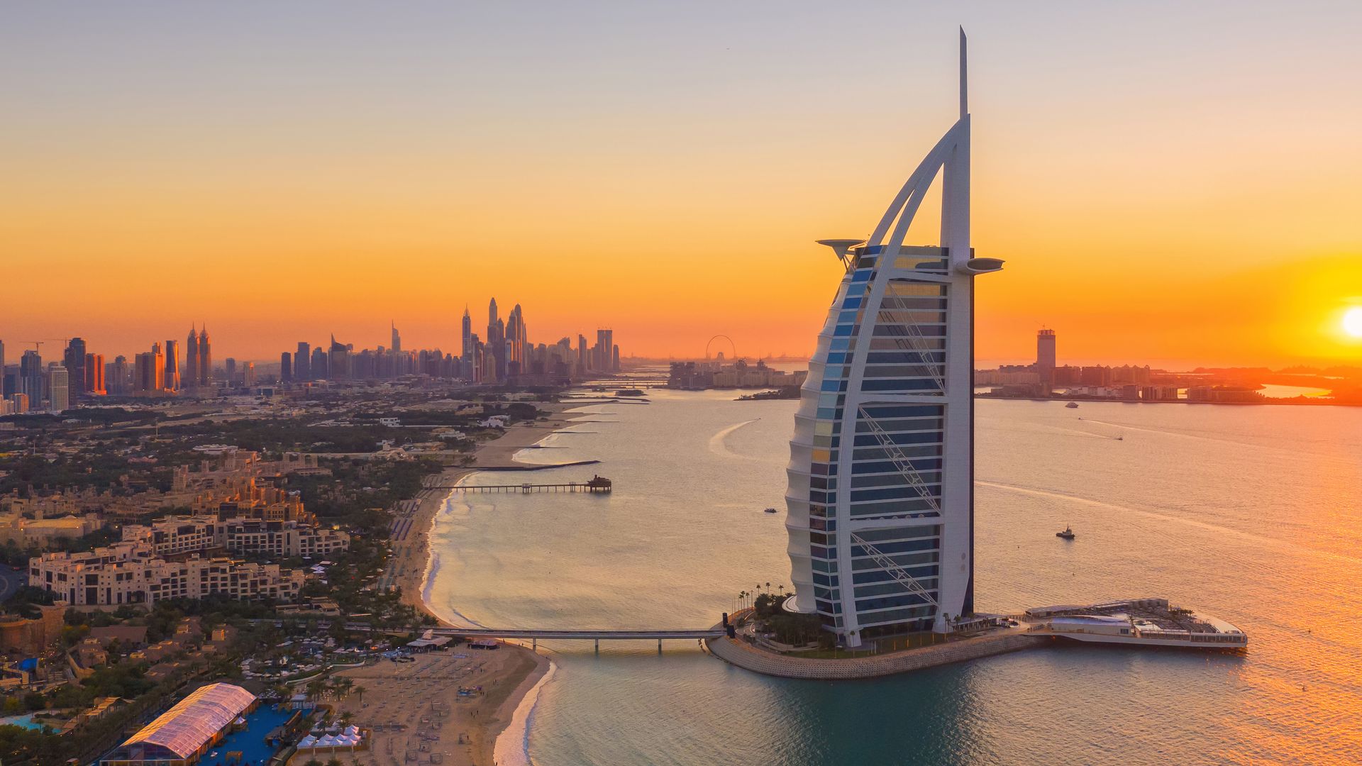 The United Arab Emirates planned to use the UN climate talks as an opportunity for oil and gas deals, according to leaked briefing documents.