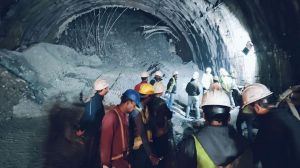Forty workers trapped in a collapsed tunnel in northern India face a second night awaiting rescue as crews work to clear debris.