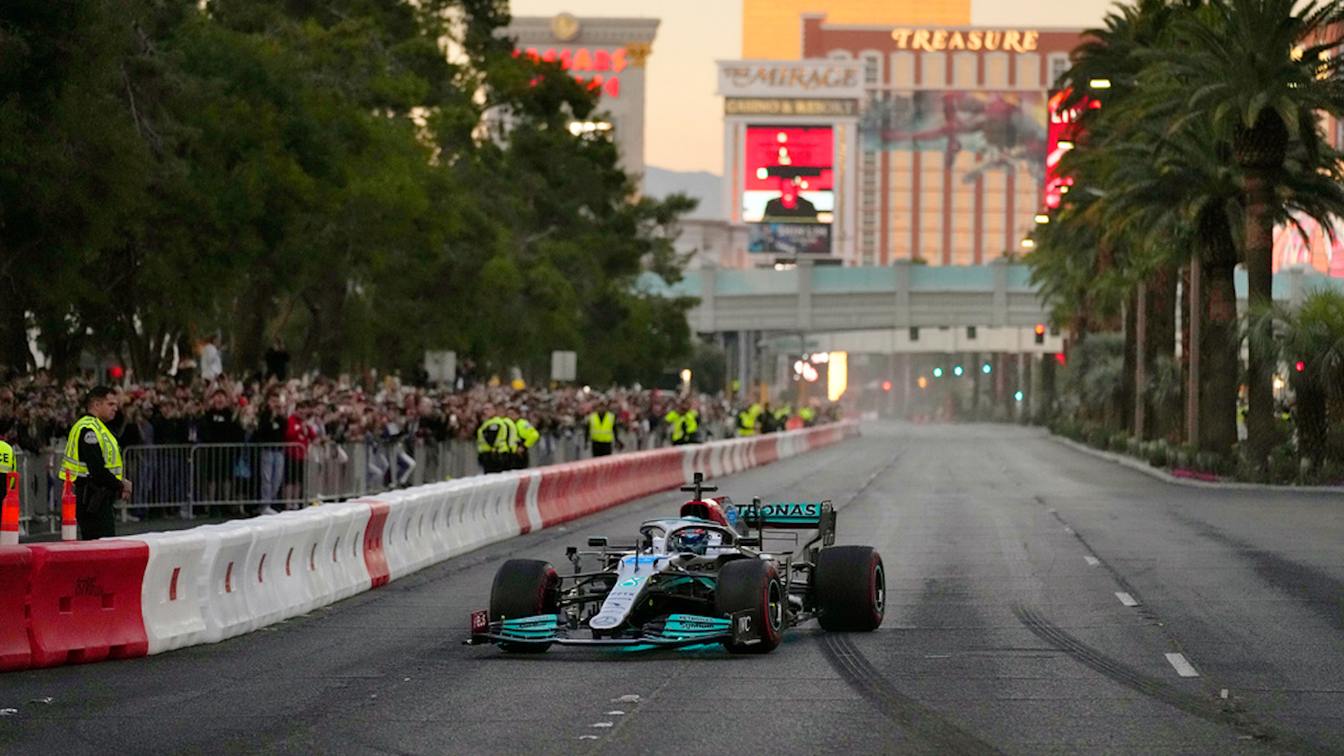 Las Vegas Grand Prix confronts significant hurdles despite Formula 1's unprecedented 0 million investment.
