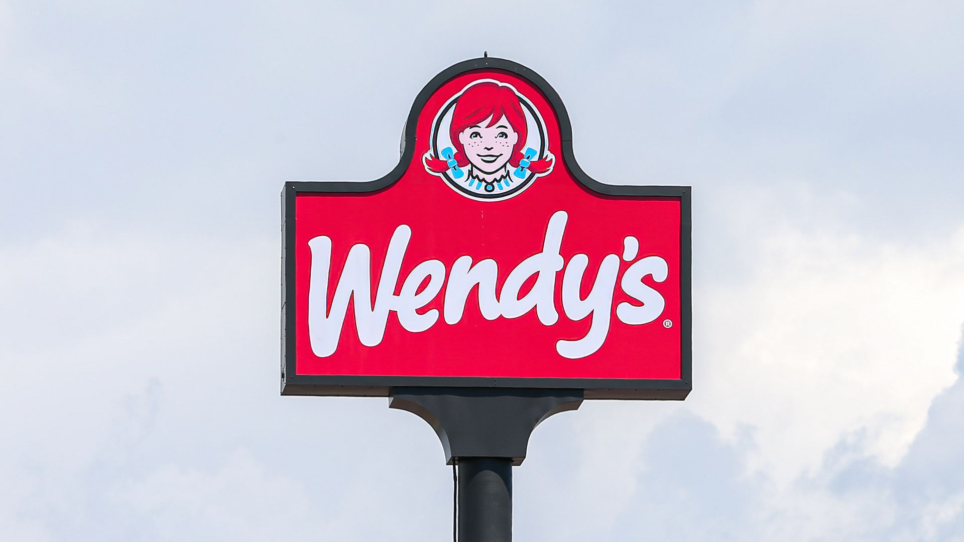Wendy's is responding to reports that it would hike prices during busy times, clarifying that is not the case.