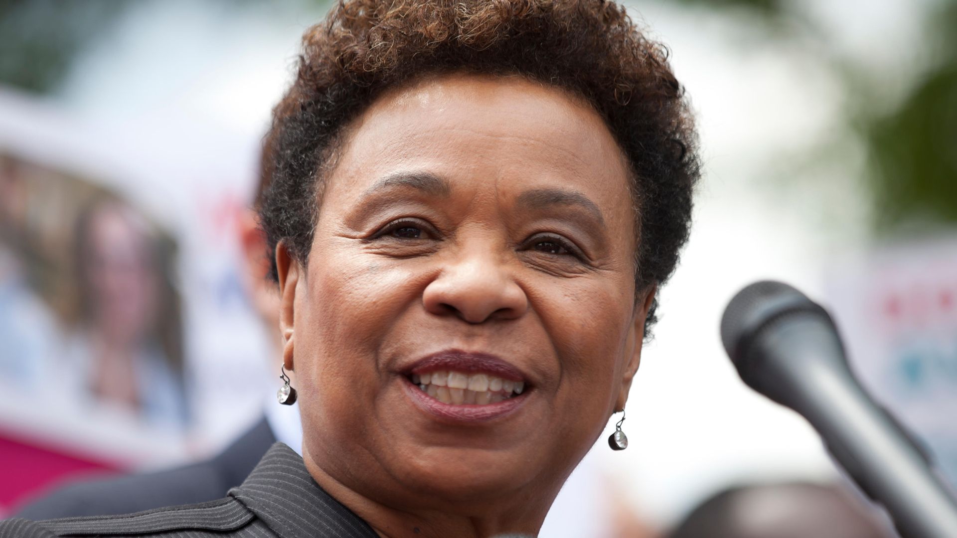 barbara-lee-suggests-50-an-hour-minimum-wage-straight-arrow-news