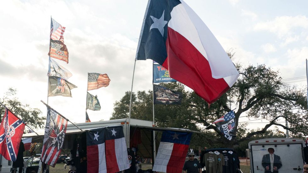 The convoy, made up of mostly truckers, is heading to border towns to call on the U.S. government to secure the border.