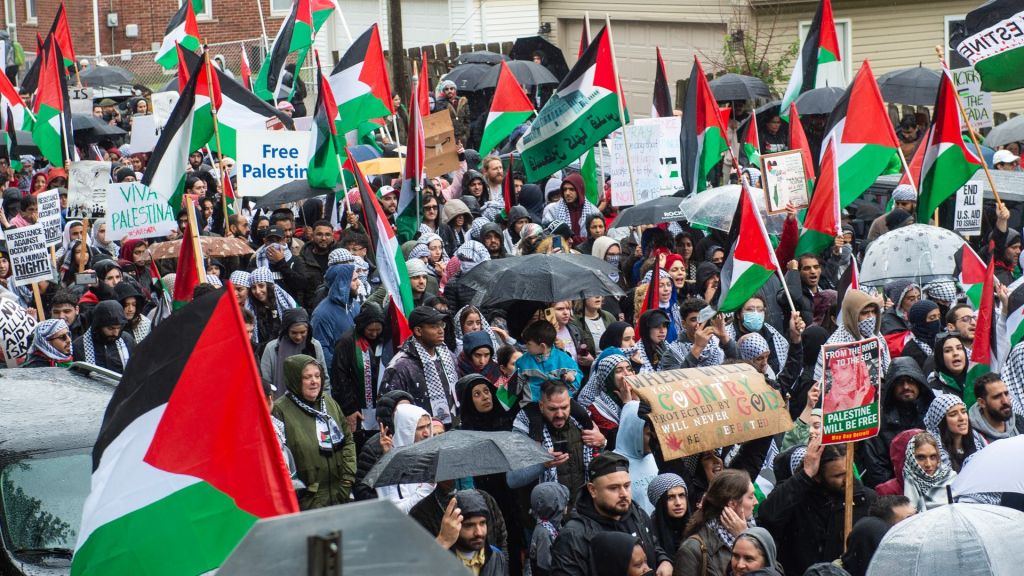 Pro-Palestine protesters in Washington D.C. Call for a ceasefire in the Israel-Hamas war, blocking the President's motorcade.