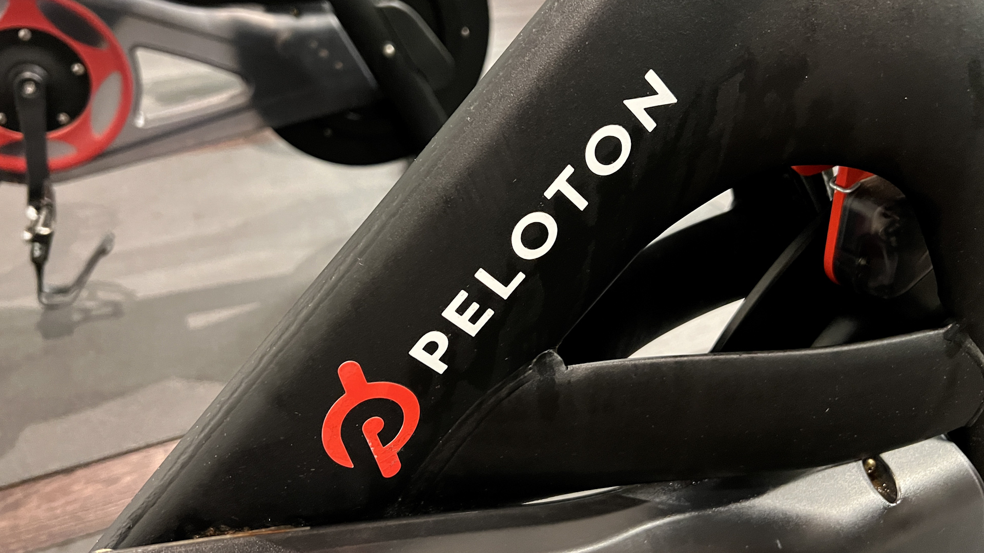 Peloton has announced that its CEO Barry McCarthy is stepping down amid plans to reduce its workforce by 15%, which equates to about 400 jobs. This development marks the fifth round of layoffs since 2021 for the fitness company.