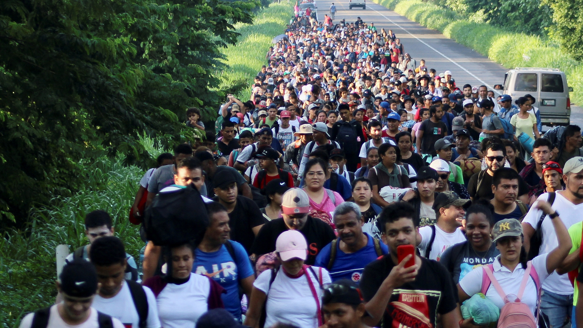 Migrant caravan heads to US border fearing Trump immigration policies