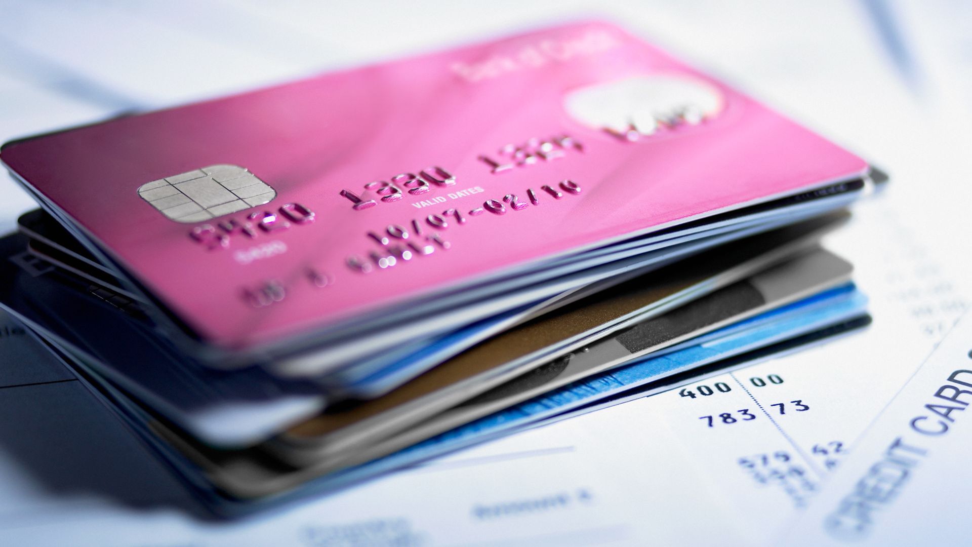 Americans sink into historic credit card debt, .14 trillion in unpaid balances