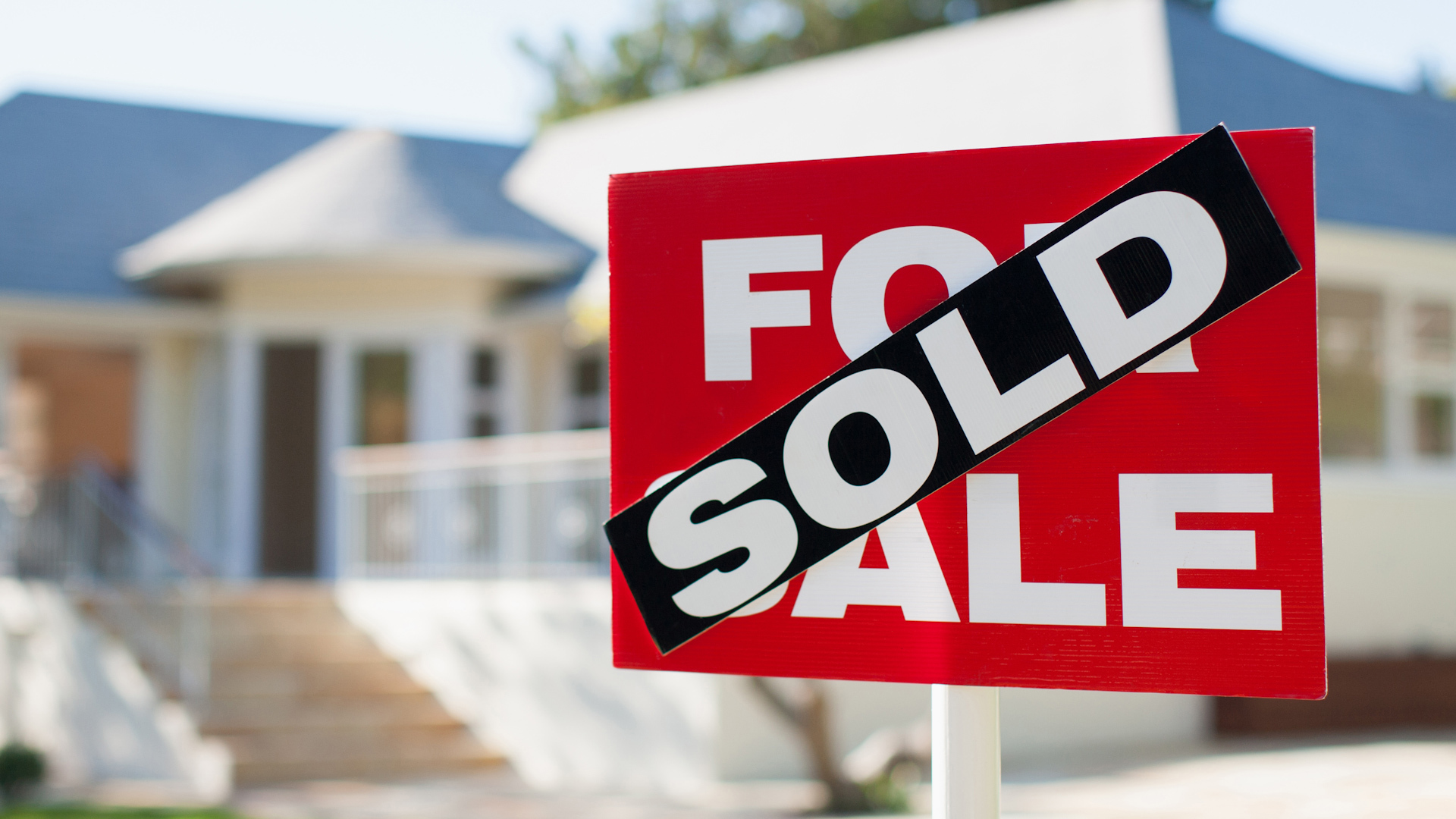 After a four month slump, sales of previously occupied homes picked up in July thanks to lower mortgage rates and more homes for sale.