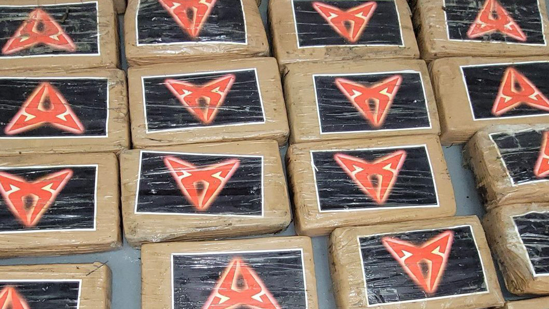 Vacationers in the Florida Keys discovered 16 bricks of suspected cocaine amid ongoing drug trafficking issues along Florida’s shores.