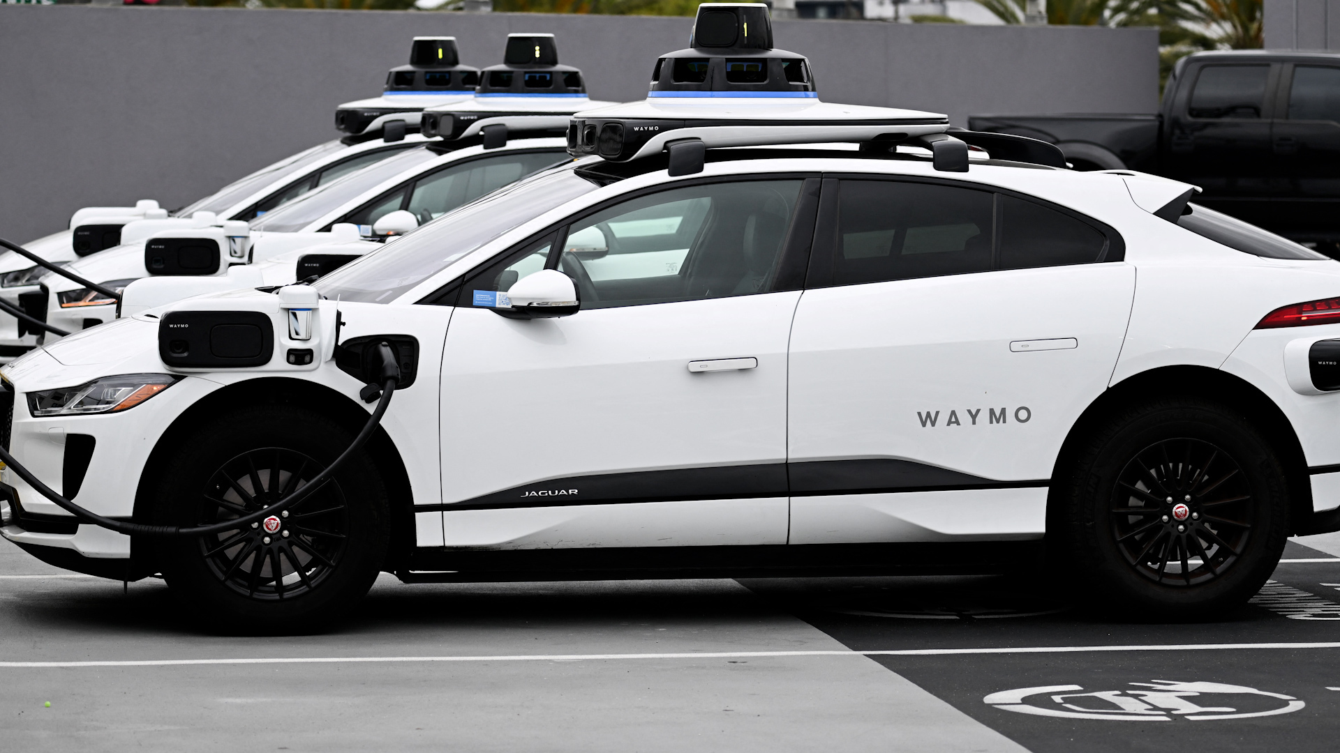 A San Francisco neighborhood has been subjected to late-night honking from autonomous vehicles operated by Waymo, a driverless taxi service.