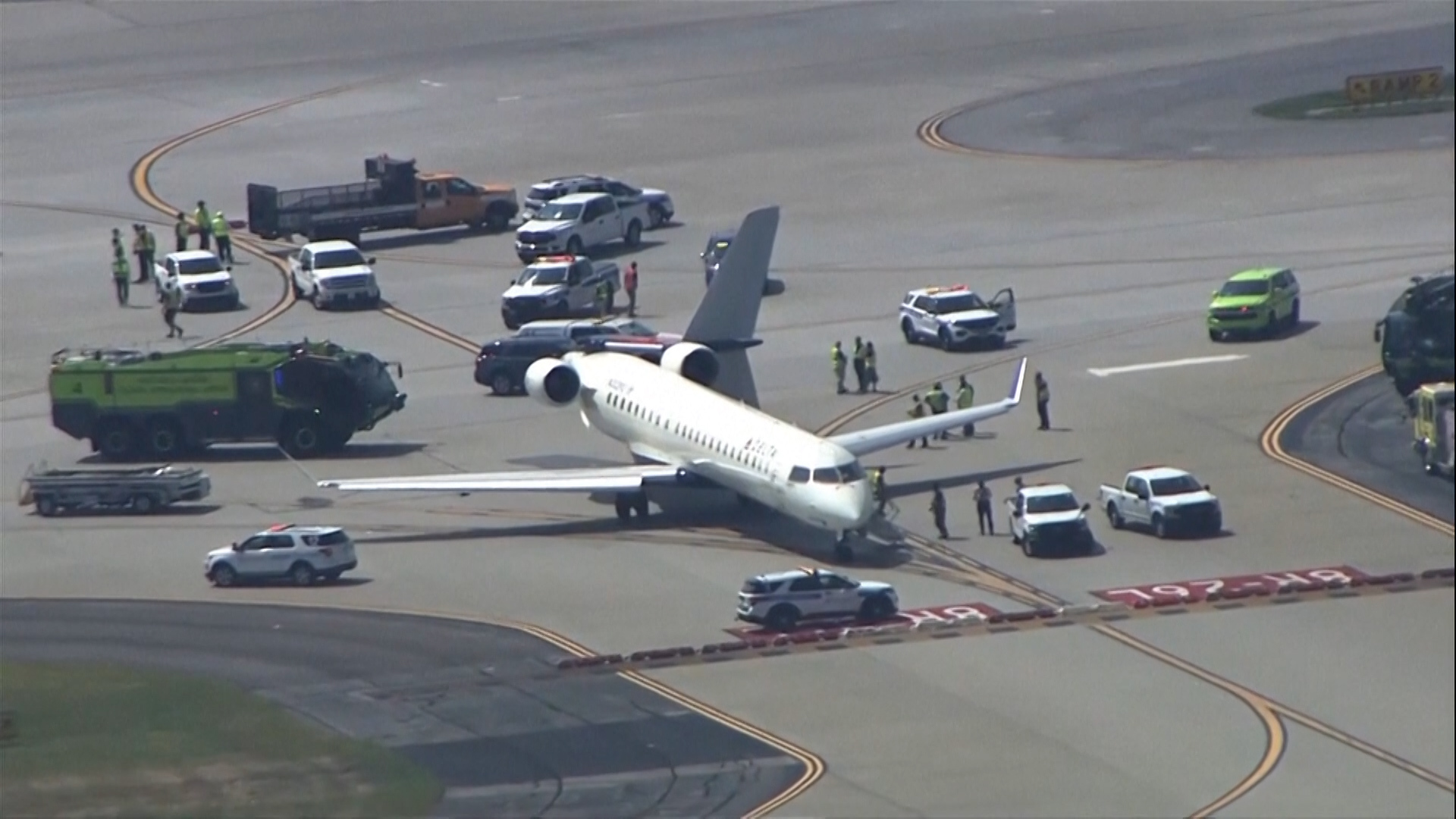 Delta planes collide on Atlanta taxiway as one loses its tail, no injuries