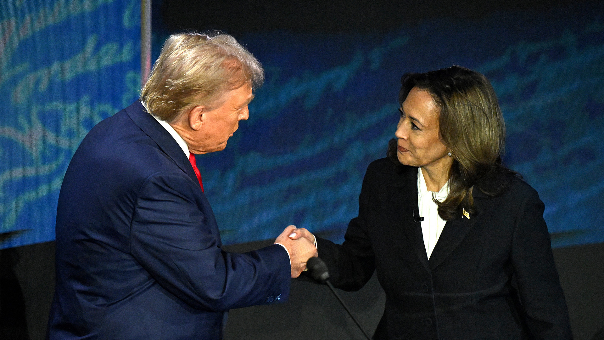 Harris Outpaces Trump in September Fundraising Amid Presidential Race