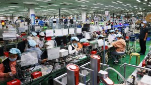 Chinese authorities have detained four Taiwanese workers at Foxconn’s massive iPhone assembly plant in Zhengzhou.