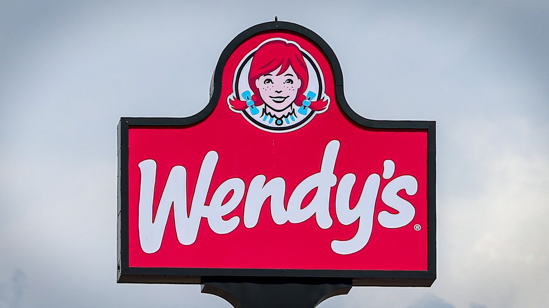 Wendy's plans to close 140 outdated locations, replacing them with modernized restaurants featuring updated tech and design.