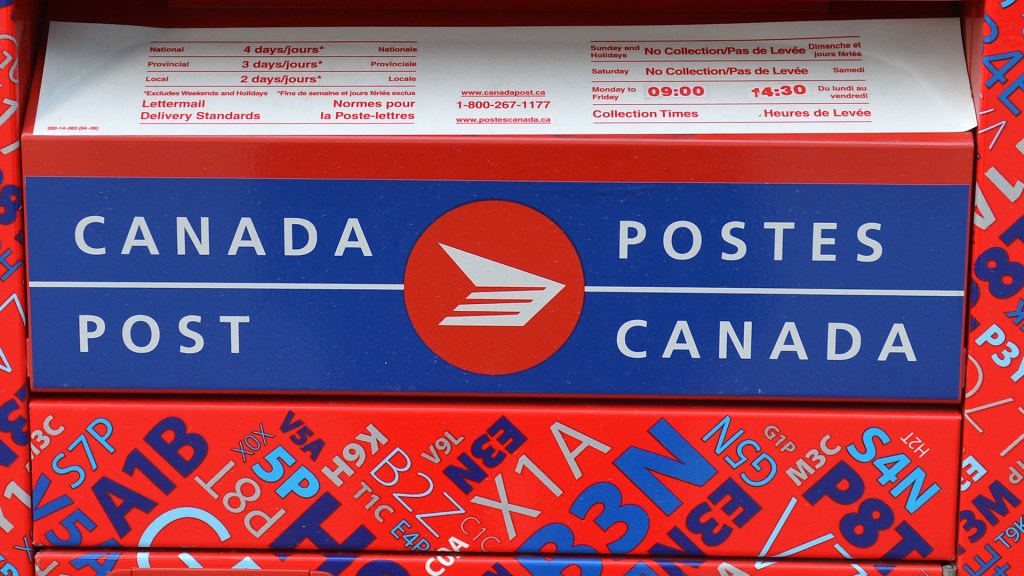 Canada Post and union continue contract talks, disagreeing on parcel delivery flexibility and worker benefits amid strike threat.