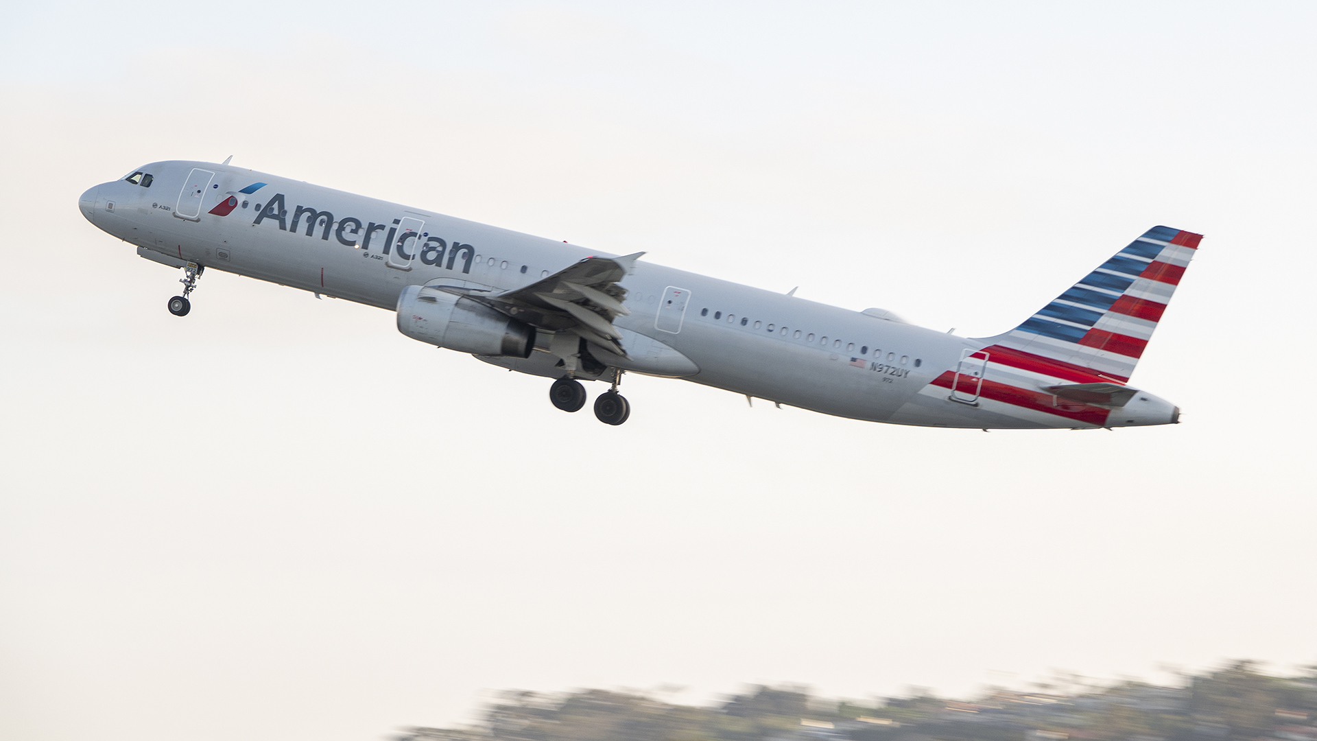 American Airlines reported a widespread “technical issue” on Christmas Eve morning, Dec. 24, and responded to concerned passengers on X.