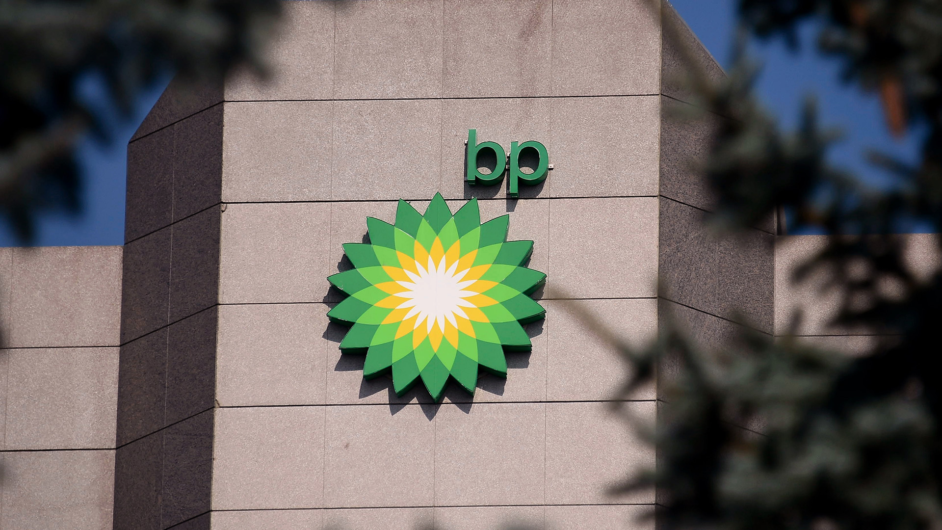 BP is cutting spending and transitioning away from offshore wind energy, as the company redirects its focus toward oil and gas ventures.