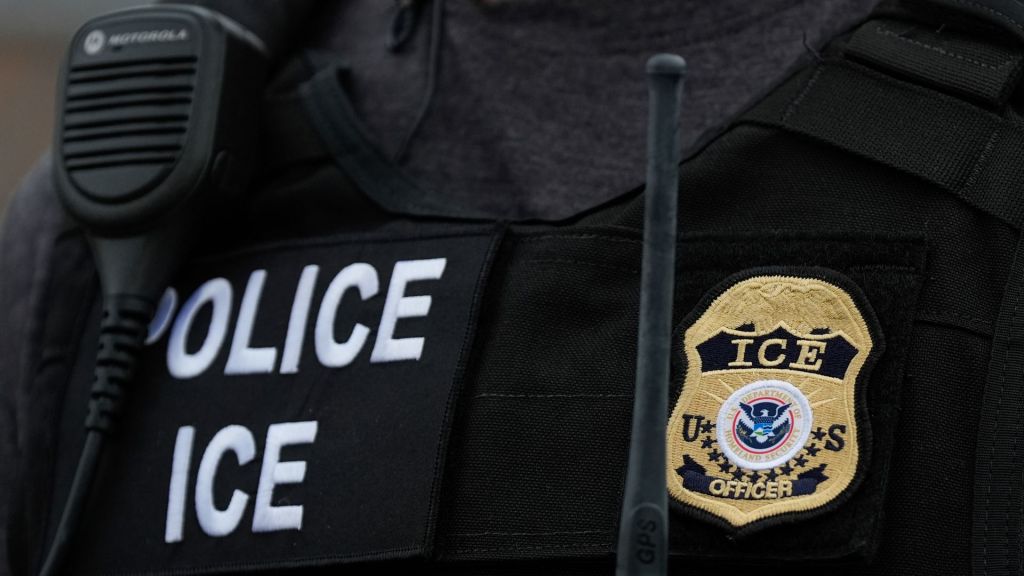 Chicago Public Schools said ICE agents attempted to enter an elementary school, however, the agents turned out to be with the Secret Service.