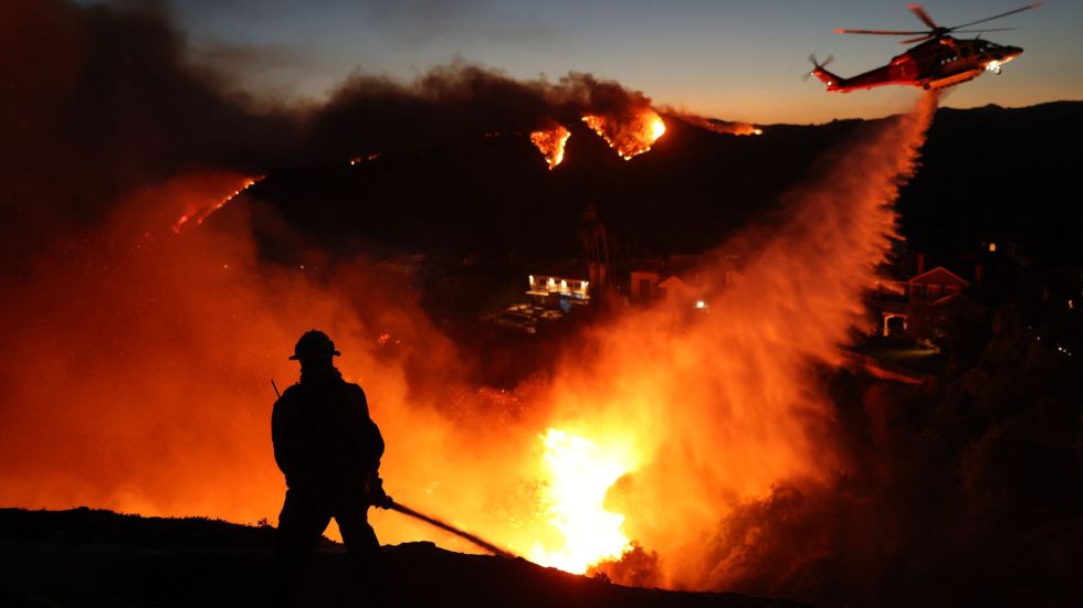 The Los Angeles County Sheriff's Office said it has arrested an Oregon couple for impersonating firefighters near the Palisades Fire.