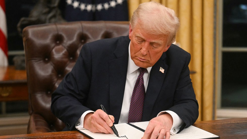 President Donald Trump signed an executive order ending remote work for federal employees, requiring them to return to the office five days a week.