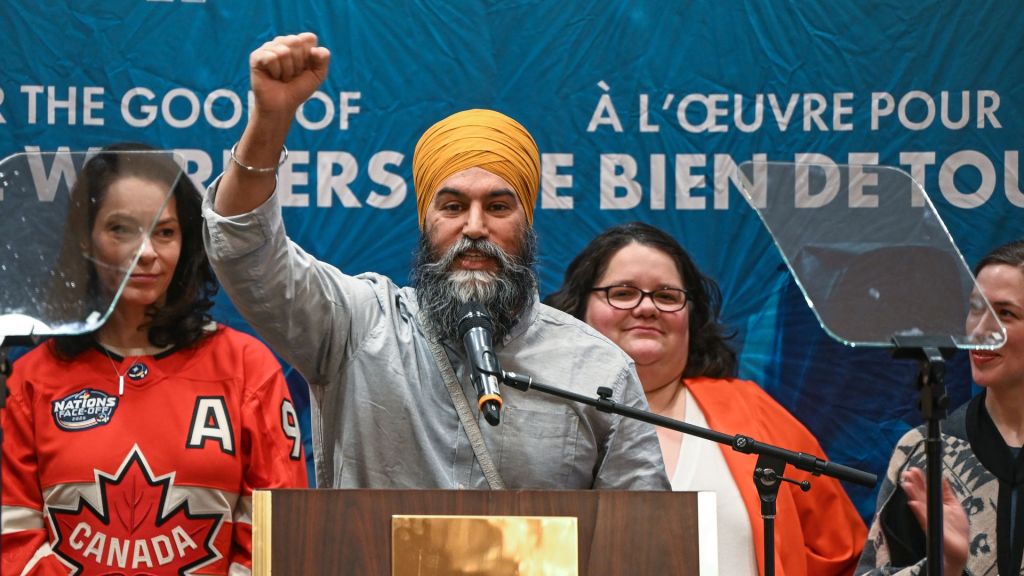 Jagmeet Singh, leader of Canada's New Democratic Party, stated that Donald Trump should be uninvited to the G7 meeting in Alberta.